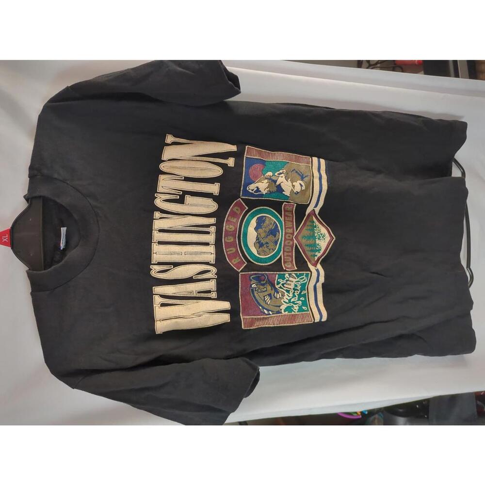 Vintage Fruit of the Loom Washington Rugged Outdoorwear Graphic T-Shirt Size M